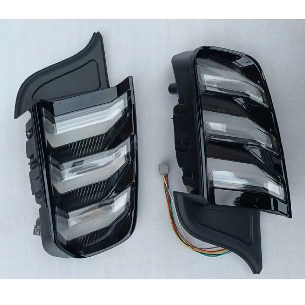 Задний фонарь Ford Mustang 2015-2017