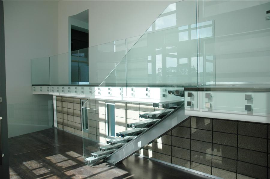 Fashion Design Stainless Steel Glass Standoff Frameless Glass Balustrade for Platform