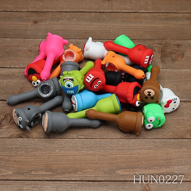Mix Pictures Expressional and Cartoon Pen Cap Silicone Smoking Pipes