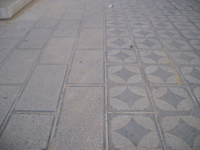Lime Stone /Black Paving Stone