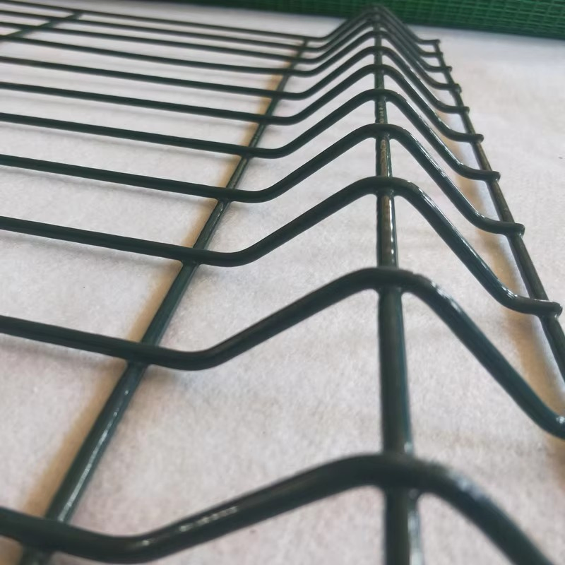 Anti-Climb PVC Coated 3D Bending Fencing Outdoor Garden Fence Galvanized Barbed Wire Fence