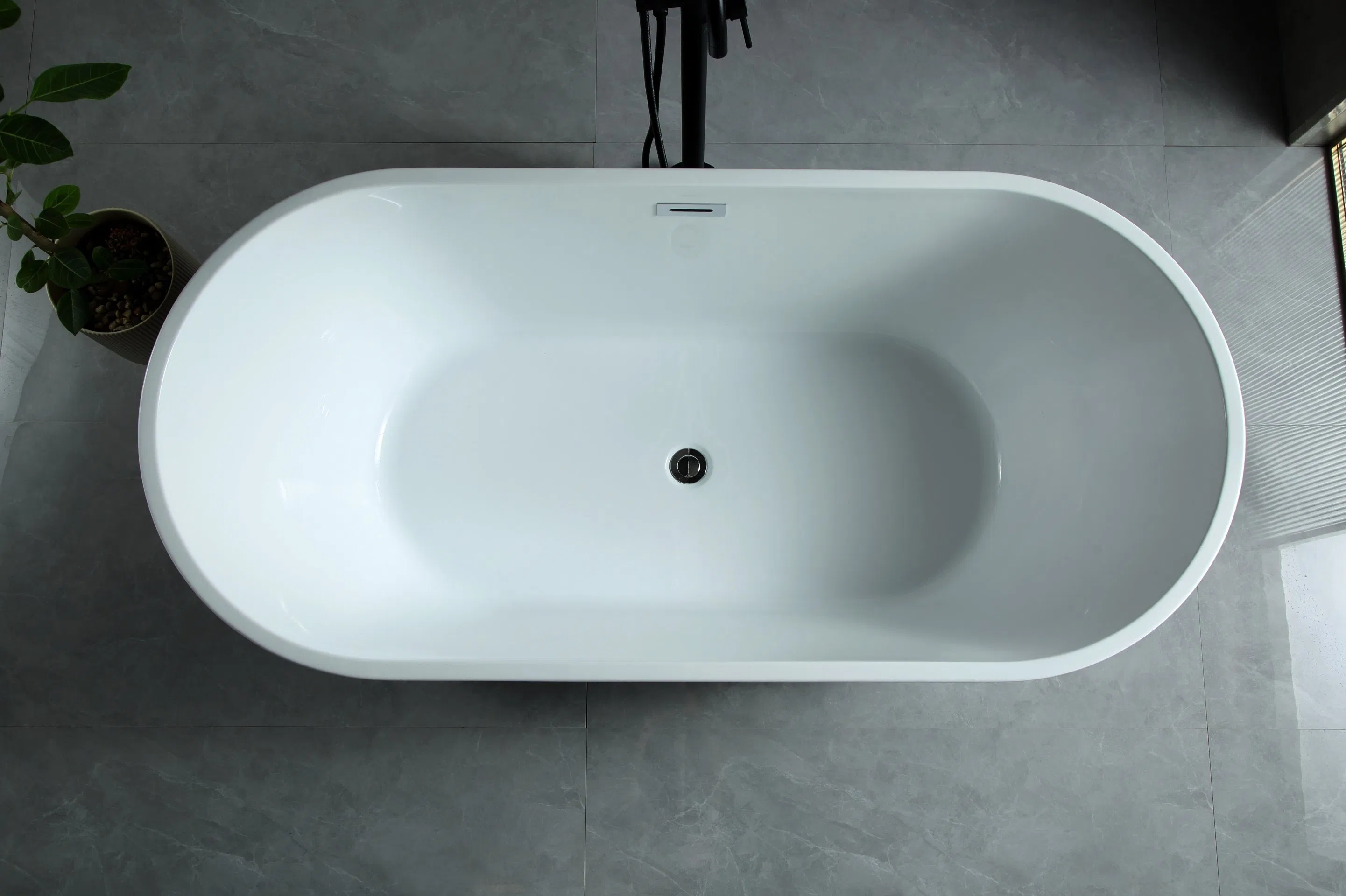 Угловая акриловая ванна DMAN ART8201wb