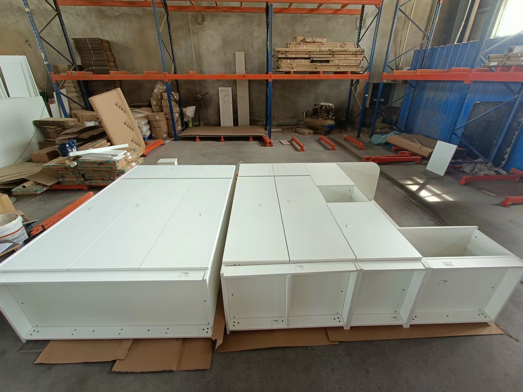 Шкаф-органайзер деревянный для спальни комбинированный