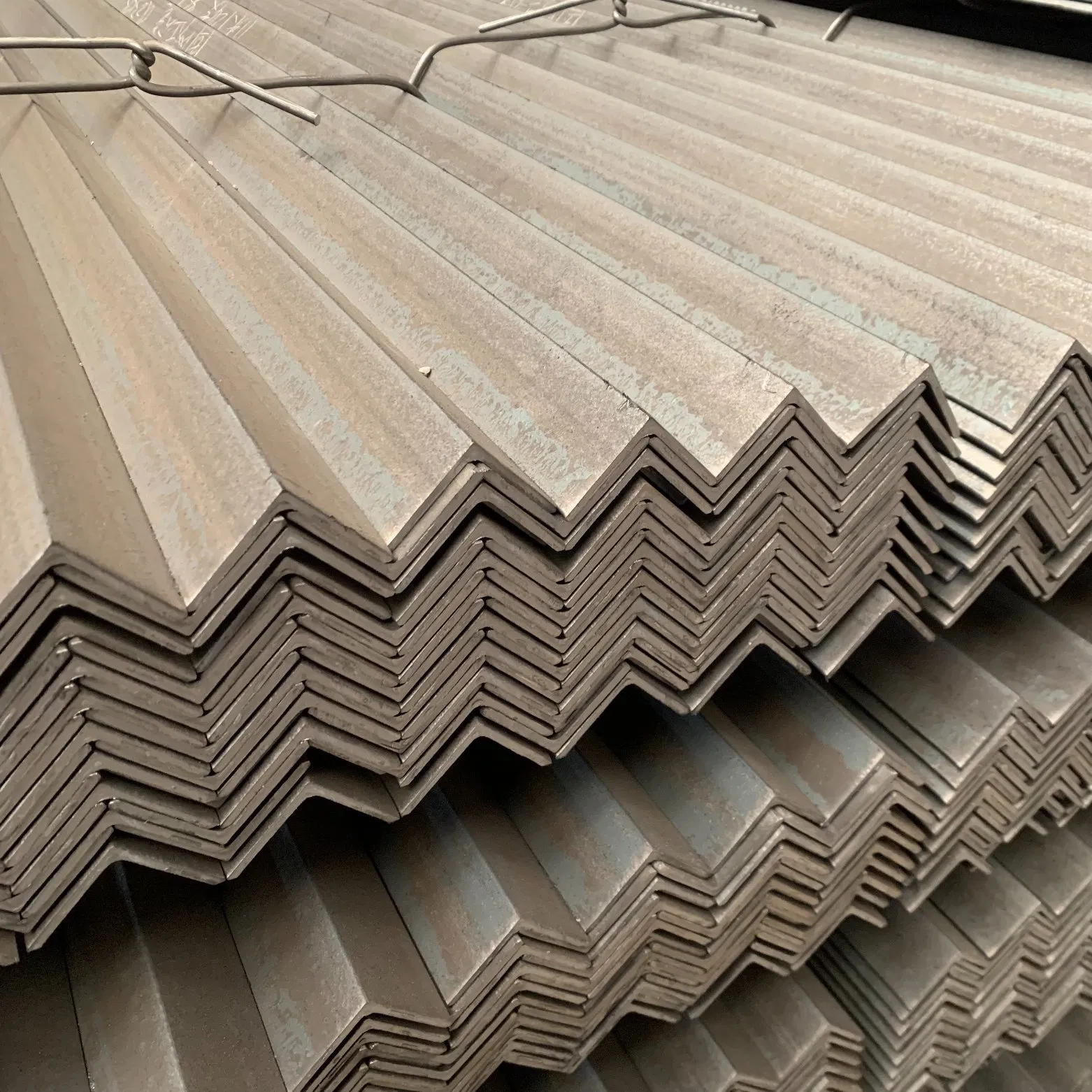 Hot Rolled 90 Degree 6# Equal Angle Bars/Ms Angle/Galvanized Angle Steel Bar From China