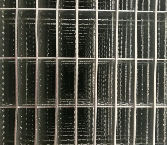 Factory High Quality Hot-DIP Galvanized Heavy Duty Walkway Steel Grating