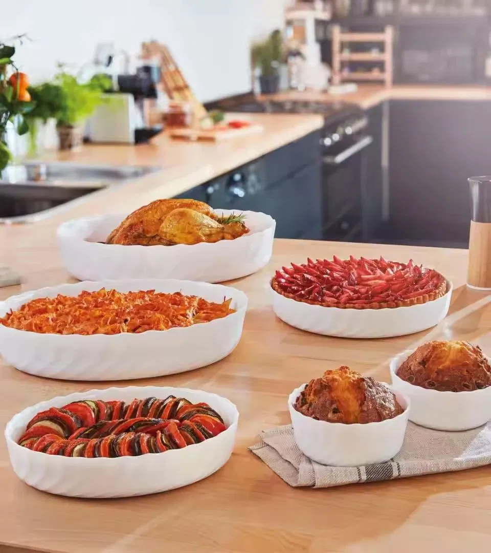 Versatile Kitchen Cookware Pan for Baking, Roasting, and More