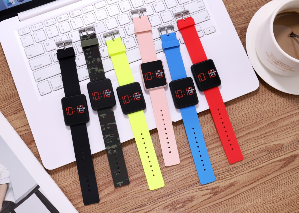 LCD Smart Touch LED Watches Promotional Apple Watch Strap Interchangble Gift Watch Set Cheap Price