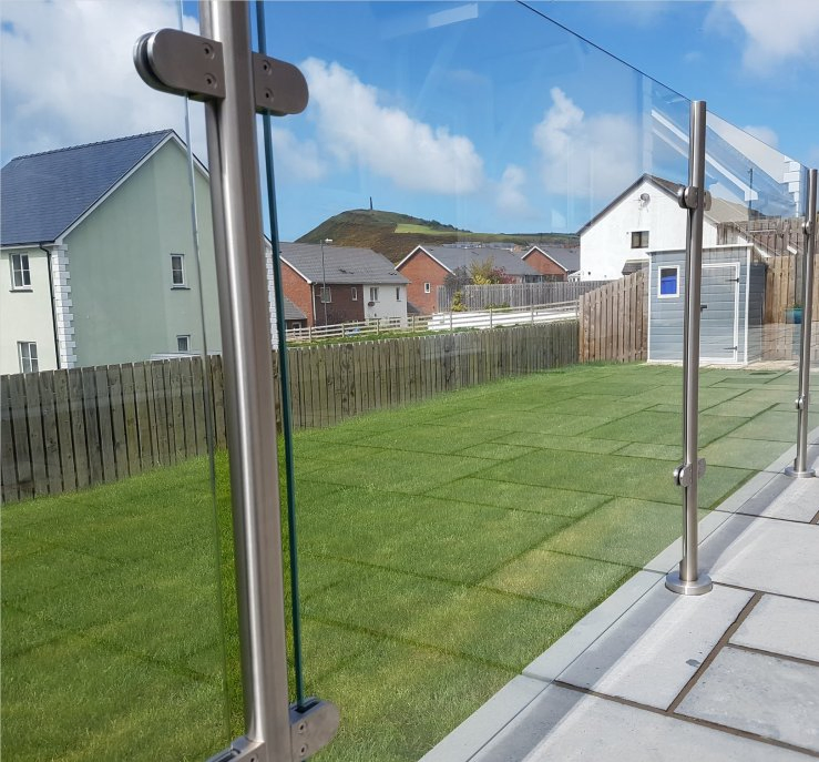 Stainless Steel PVC Handrail Balustrade / Stainless Steel Baluster Stair Post