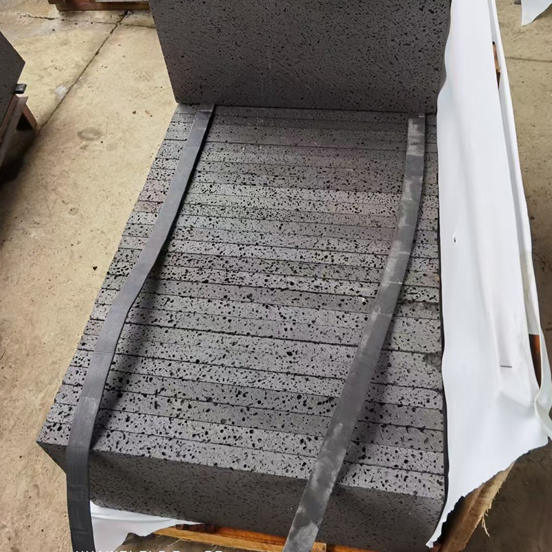 Basalt/Andesite /Volcanic/Blue Stone /Hainan Black Culture Stone/Lava Stone with Micro Hole for Flooring Tiles/Wall Panels/Steps/Stairs/Paving/Paver Price