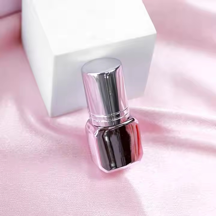 Custom Logo 0.5-1 Sec Fast Drying Eyelash Glue Long Lasting Waterproof Eyelash Extension Adhesive Glue