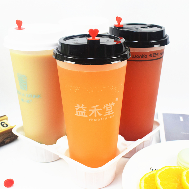 Прозрачные одноразовые стаканы с крышкой и трубочкой