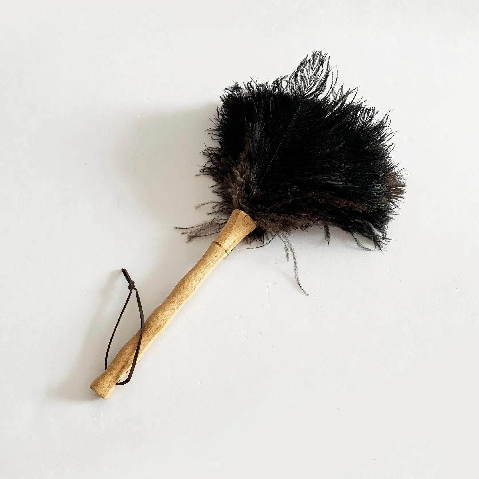 Super Soft Real Ostrich Feather Duster Bamboo Handle Natural Finish Brown Wood Home Furniture Duster Bamboo Ostrich Feather Duster
