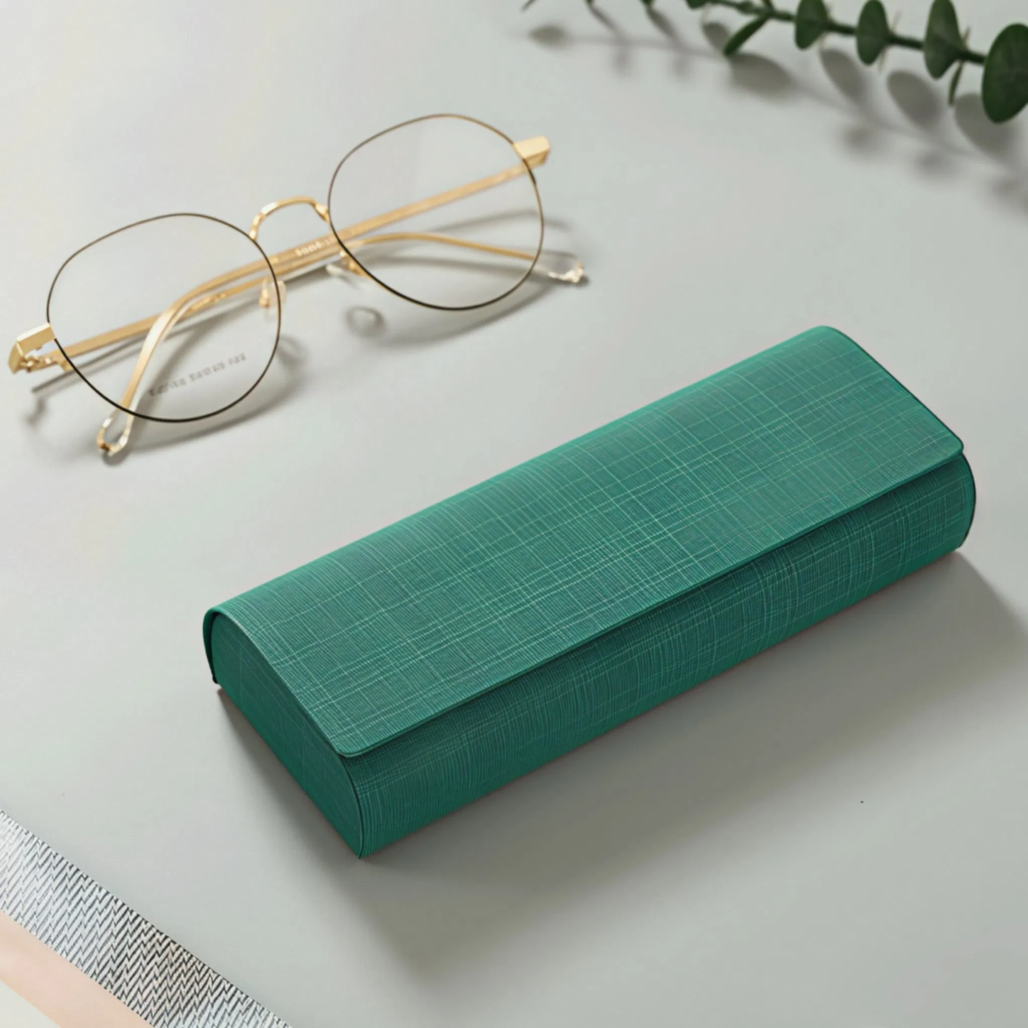 Handmade Eyeglass Case with Cloth Pattern Mesh Splicing, Simple and High-End, High Aesthetic Value, and Pressure Resistant Leather Eyeglass Case Writing