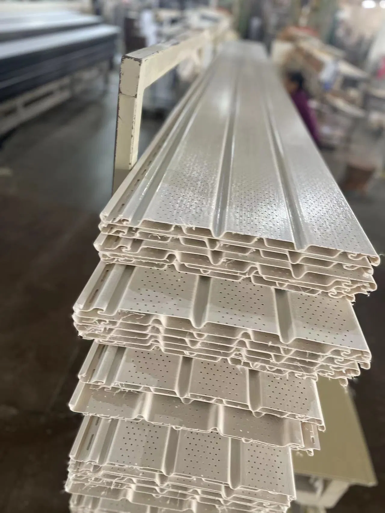 Wholesale 12 Inch/3048/305mm Width Wooden Design for Indoor Balcony Soffit Ceiling Panel Vinyl Siding Panels