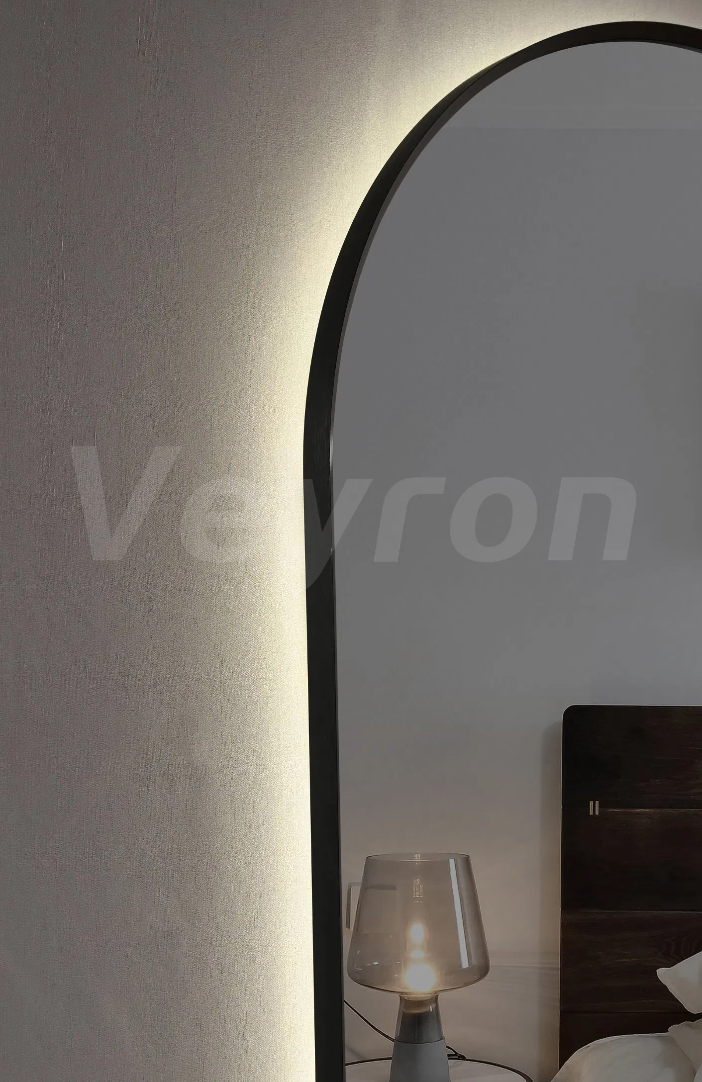 Arched Freestanding Full-Length Wall Mirror LED Mirror with Stand, Gold Metal Frame Full Body Mirror for Bedroom Living Room Bathroom