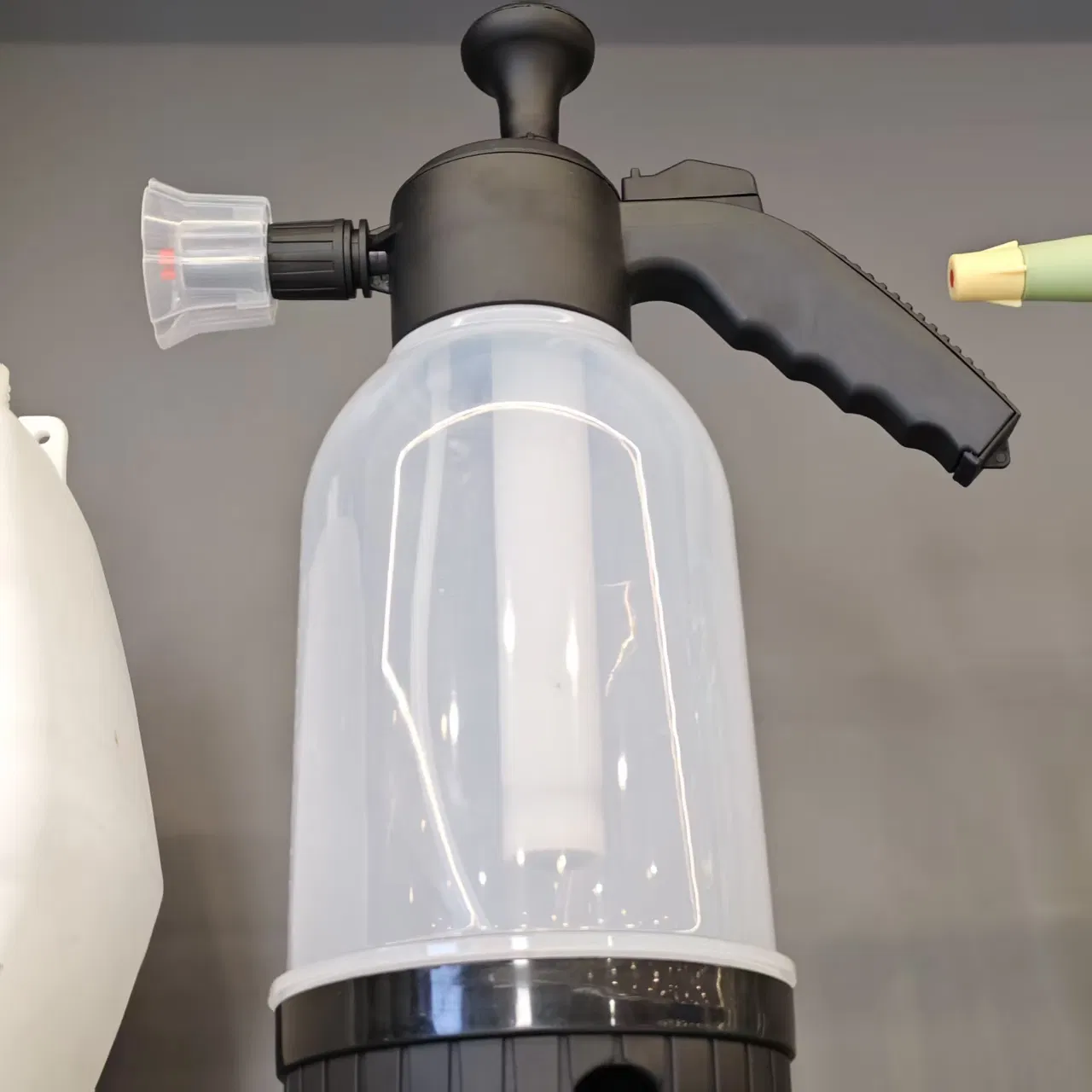 Portable Manual Sprayer - Gardening Watering Can