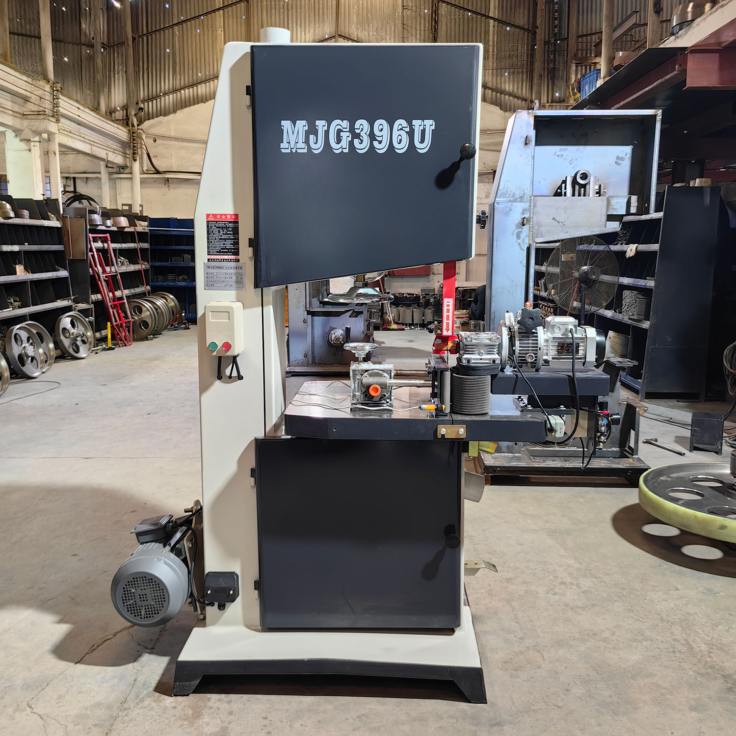 Станок ленточнопильный вертикальный по дереву MJG396U