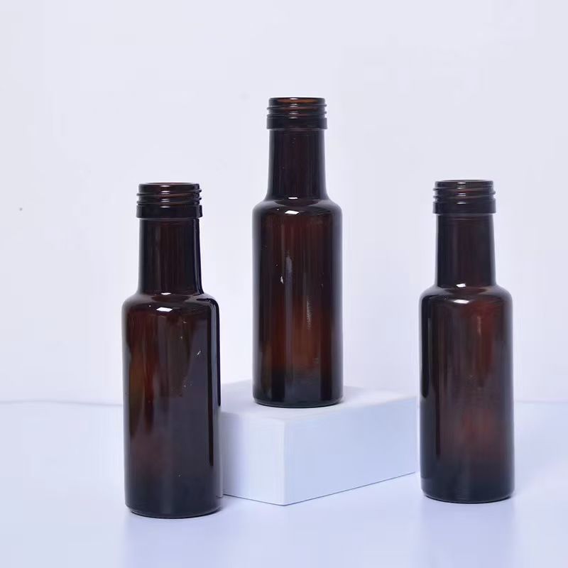 Стеклянная бутылка 100 мл для масла и соусов, квадратная, янтарная