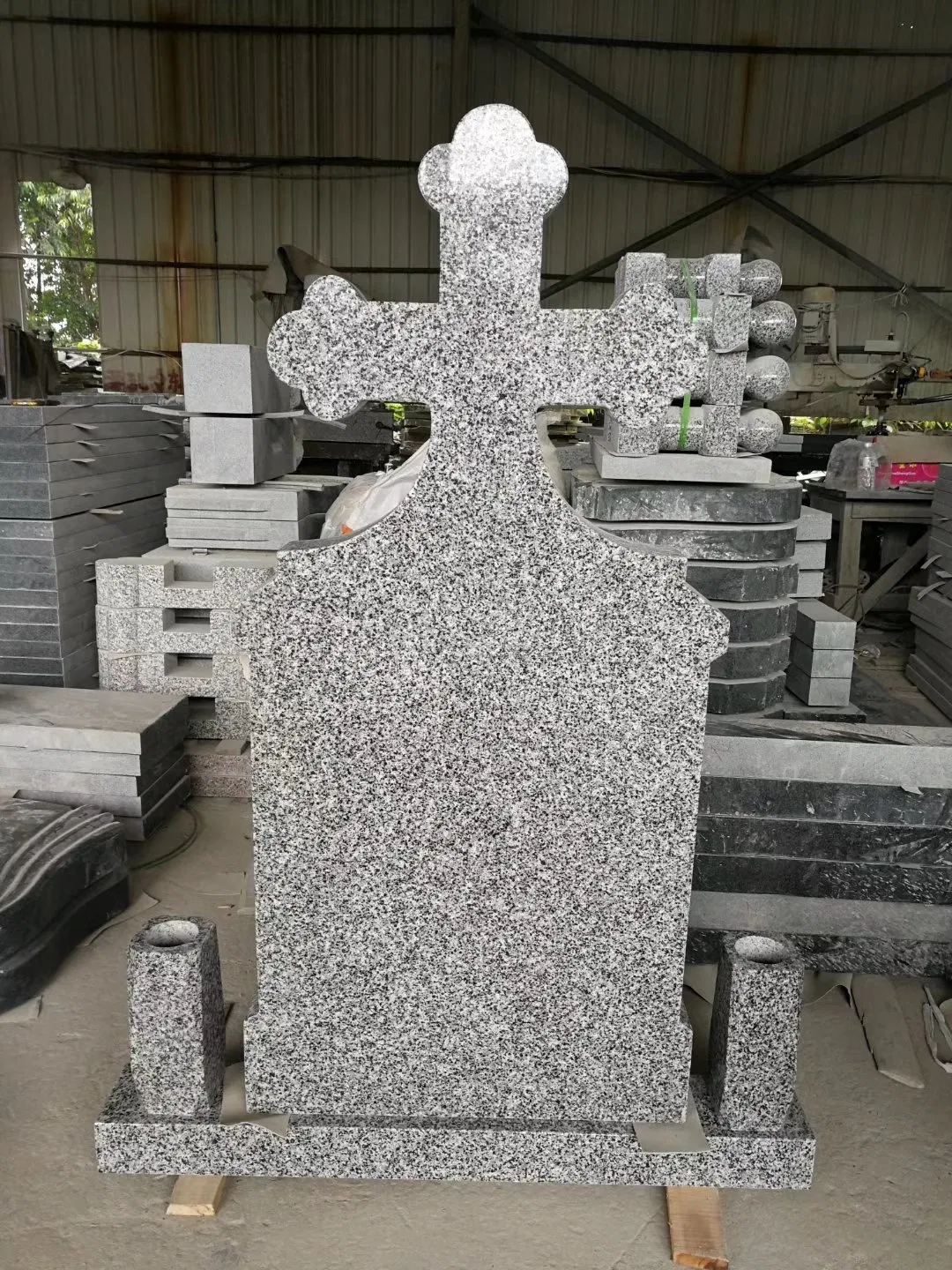 Chinese Granite Romania Style Western Monument Tombstone Headstone