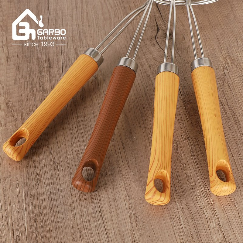 Multisize Durable Kitchen Utensil Fine Stainless Steel Kitchen Cooking Fryer Skimmer with Wooden Handle