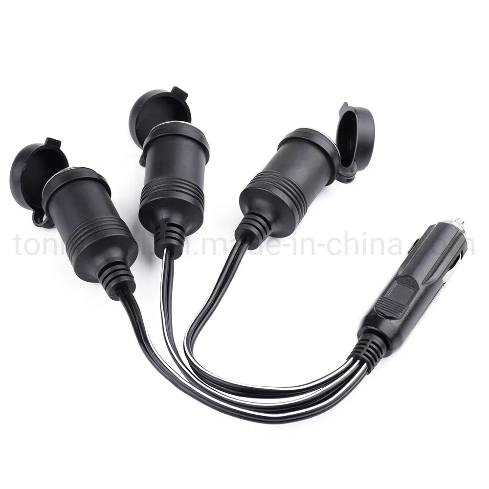 Тройной адаптер прикуривателя с защитным колпачком