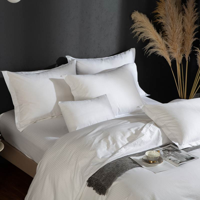 Luxurious 7 Stars Hotel Level Bedding Sets White Color 100% Cotton Sateen