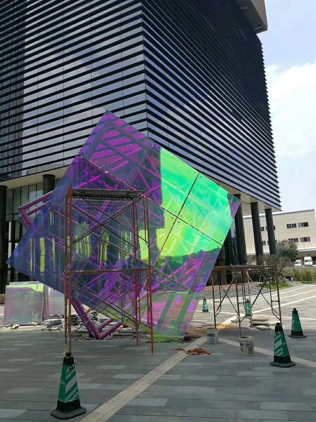 Customized Size 5mm 6mm Coating Dazzle Colour Glass for Building/Decoration
