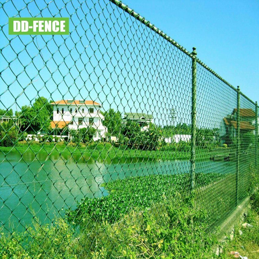 Galvanized PVC Coated Wire Mesh Diamond Hole Security Cyclone Fence Chain Link Fencing for Playground Garden Railway