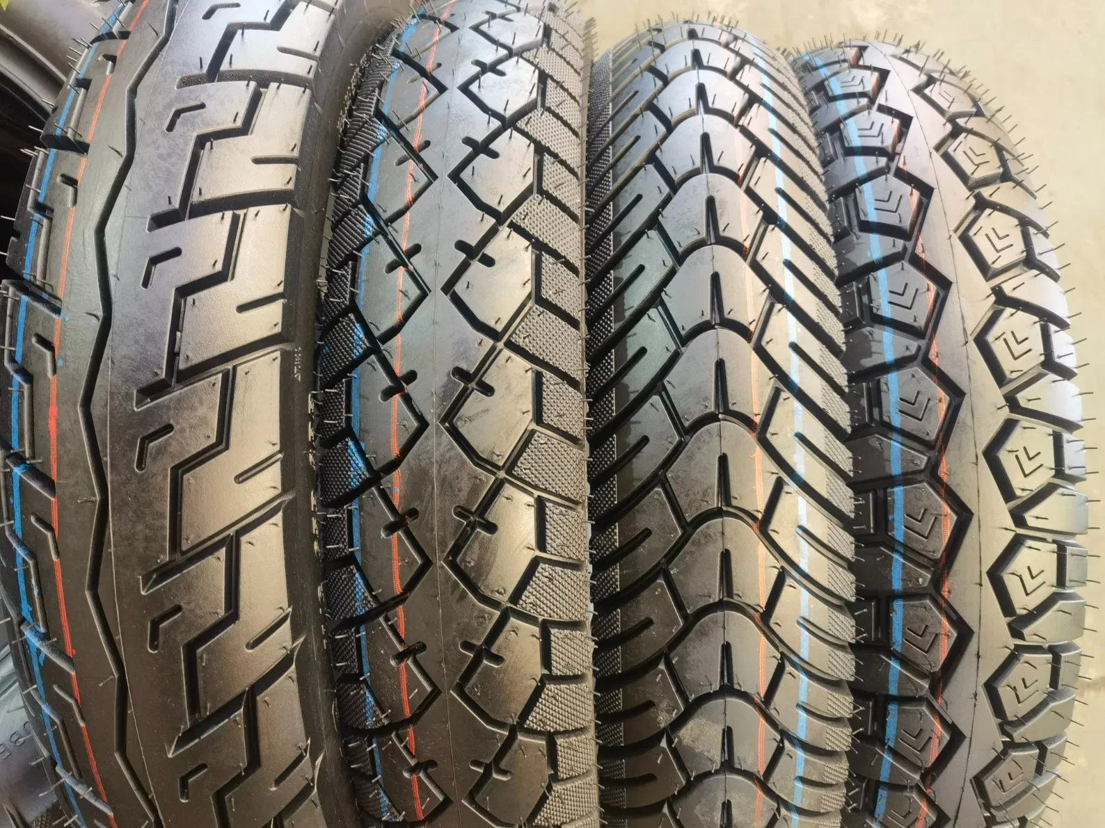 Мотошины бескамерные 90/90-18, 110/90-16, 300-17 и др.