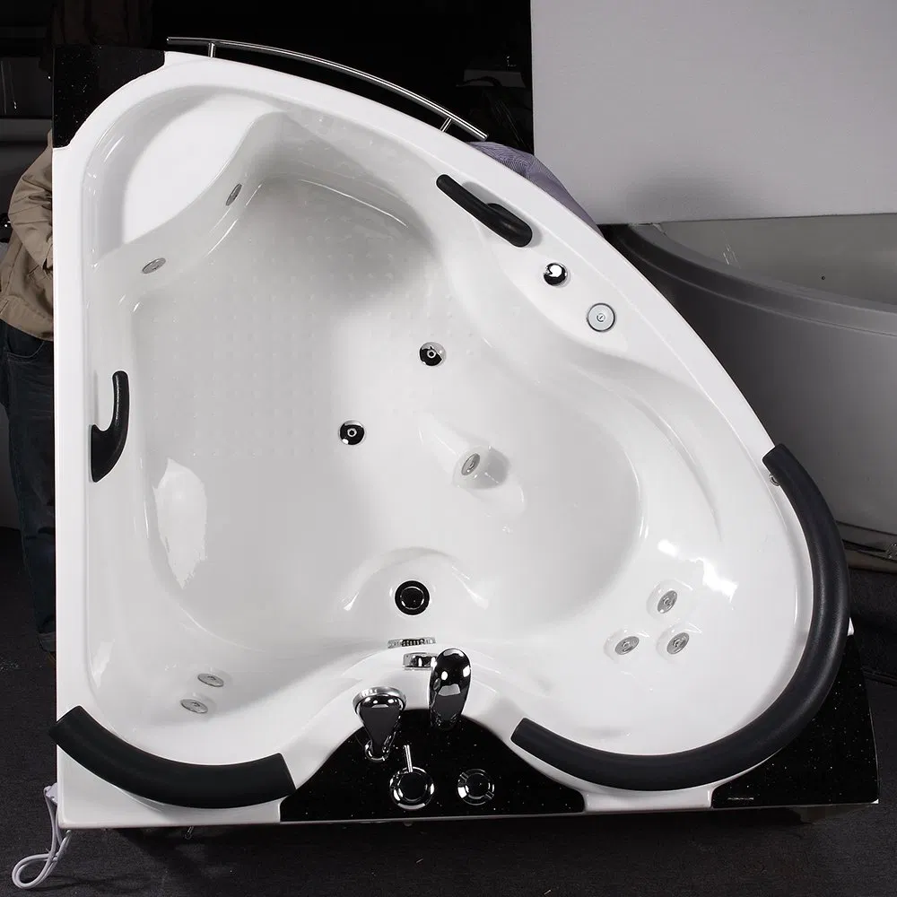 Угловая акриловая ванна с гидромассажем 150x150 см