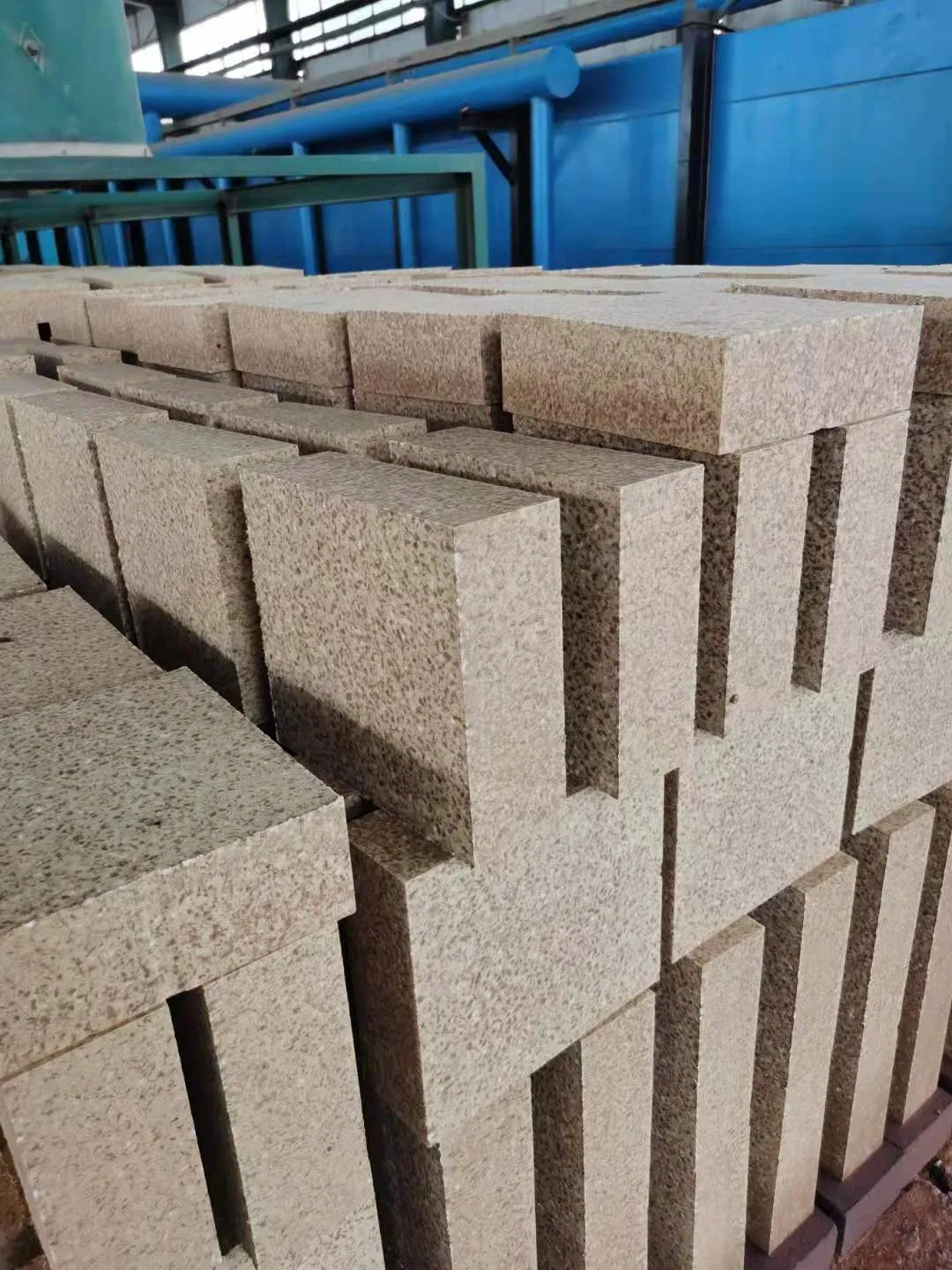 Магнезитовый огнеупорный кирпич MLJ85 для зоны перехода цементной печи