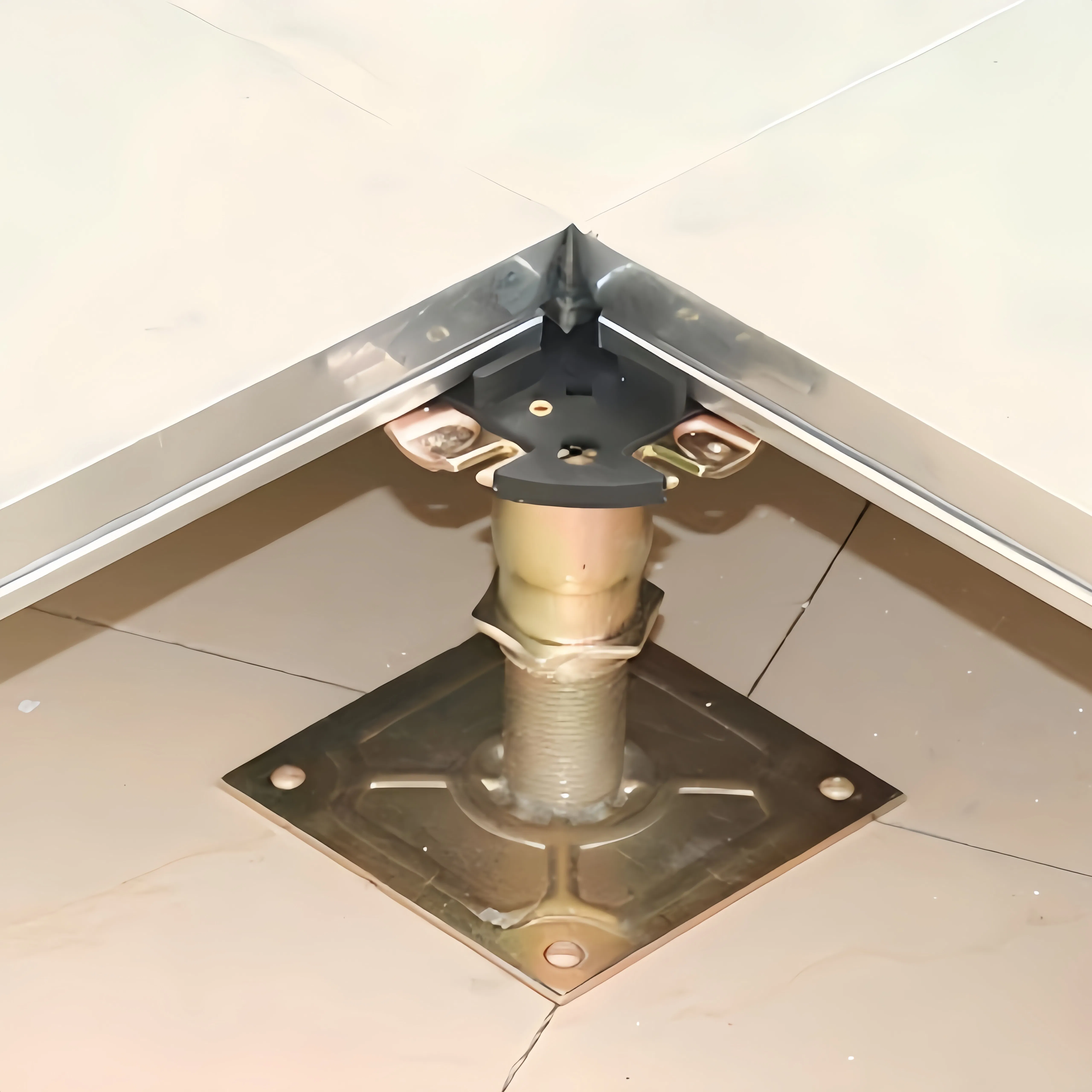 Lingding Calcium Sulfate ESD Floor Tiles with Fire Resistance for Labs