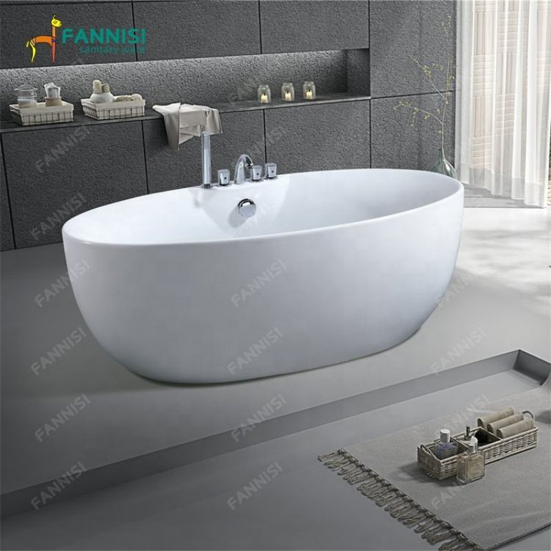 Взрослая отдельностоящая ванна с центральным сливом, глянцевая белая