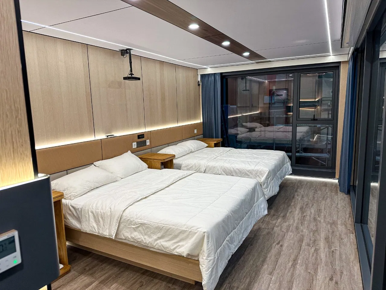 Chic Starlink A5 Capsule House: Contemporary Living Redefined