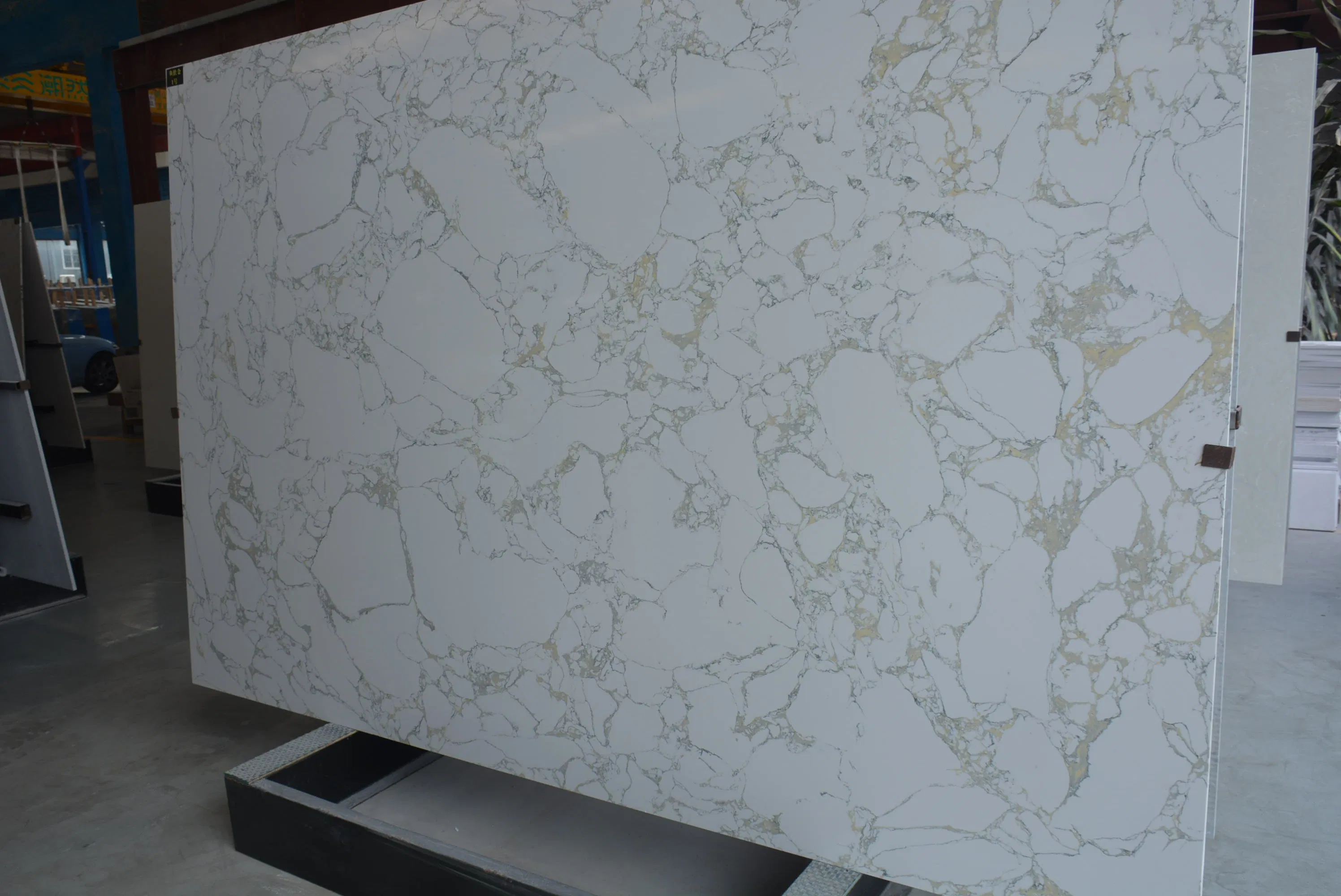 Кварцевые плиты для столешниц и отделки