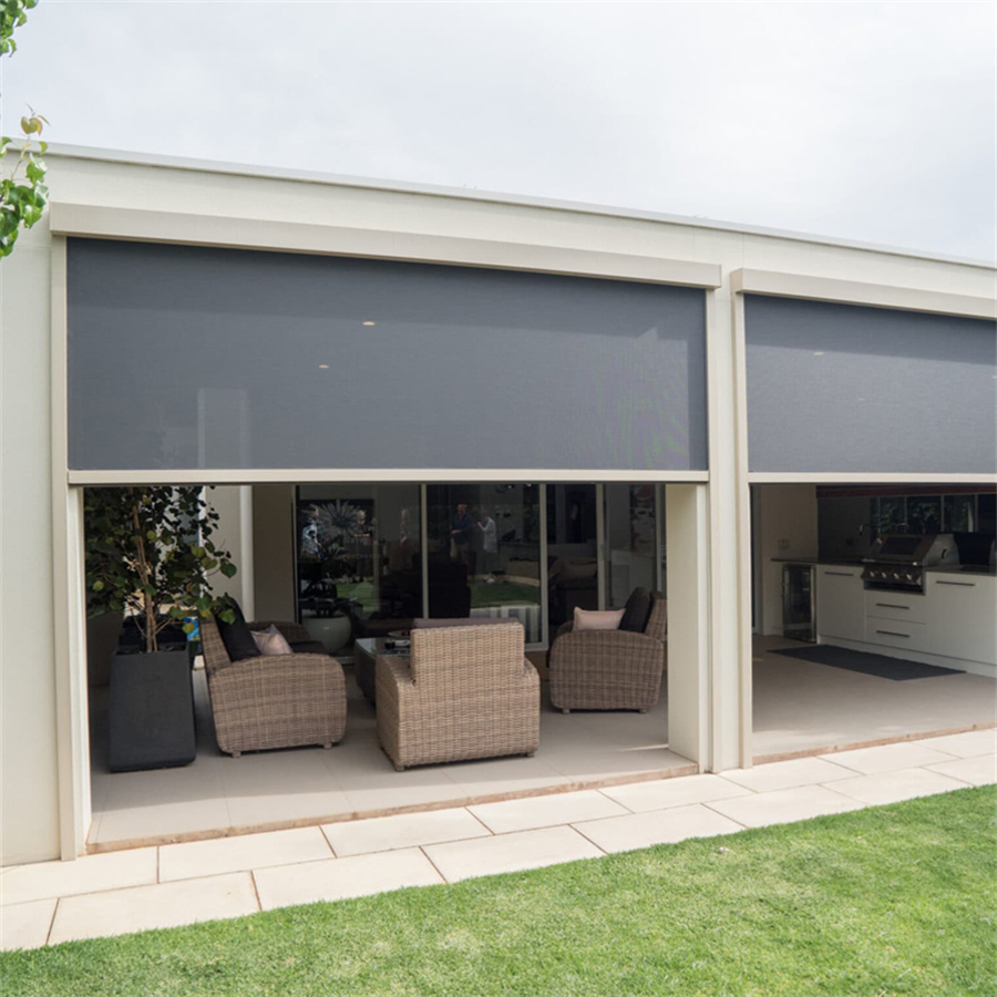 Автоматические рулонные шторы для террасы с защитой от солнца и ветра