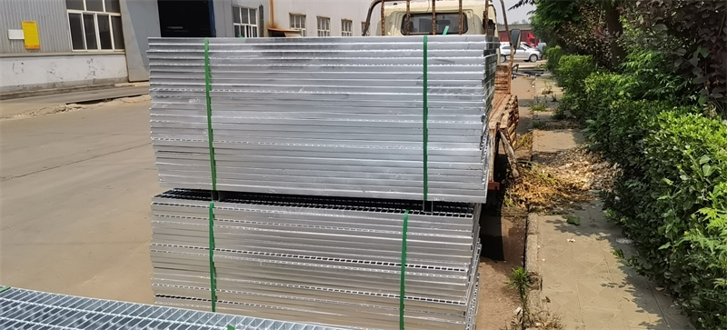High Quality 10 Inch Drain Grate Galvanized Steel Bar Drainage Metal Grating Drain for Floor Prices
