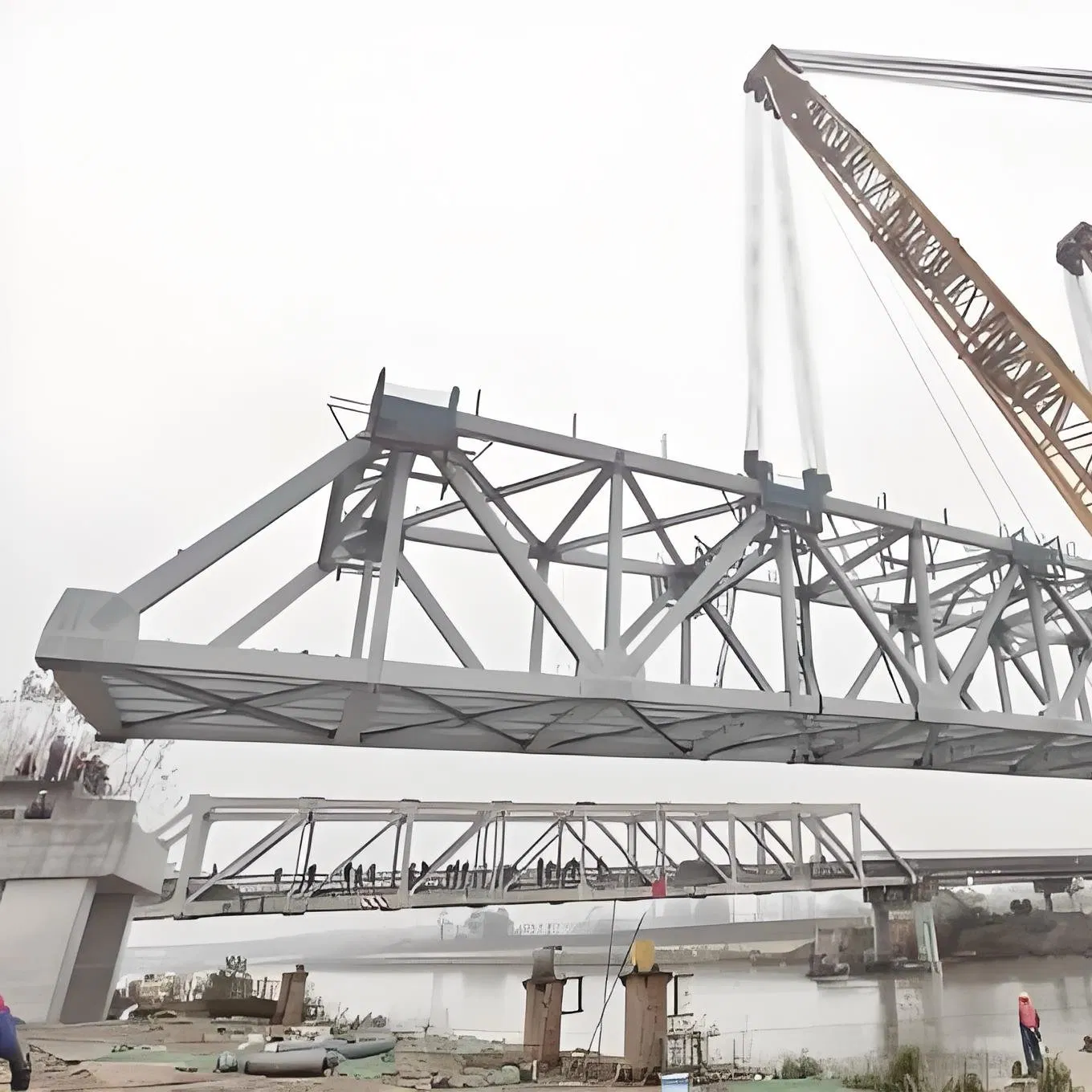 Durable Heavy Steel Structure Bridge for Pedestrian and Vehicle Access