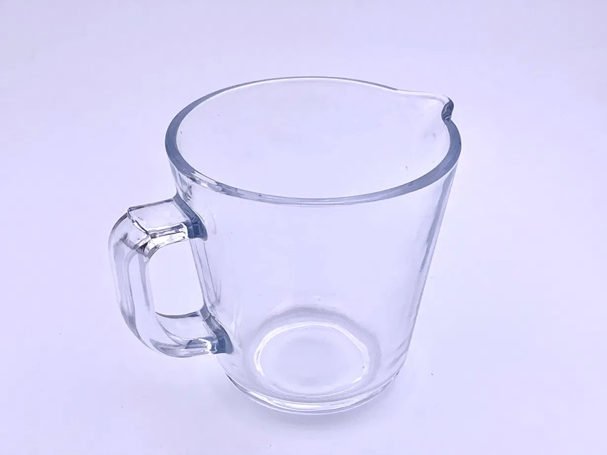 Стеклянный мерный стакан для кухни с ручкой