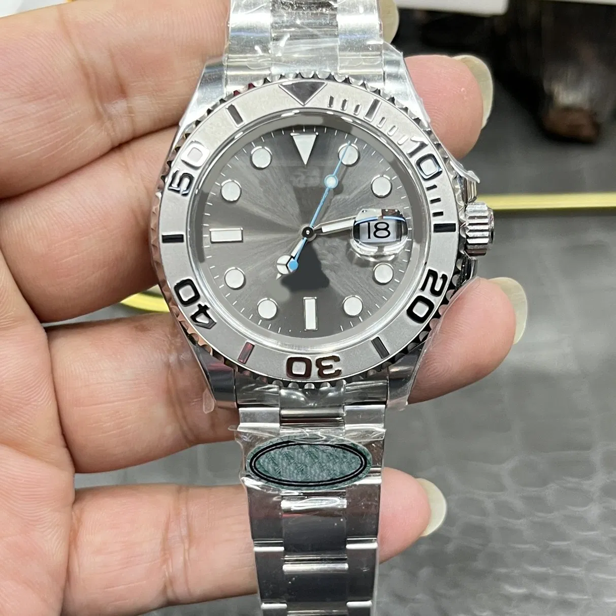 All-Steel Grey Dial Blue Hands Yacht-Style Watch Top-Tier Replica Date Display Automatic Mechanical Waterproof Men's Watch