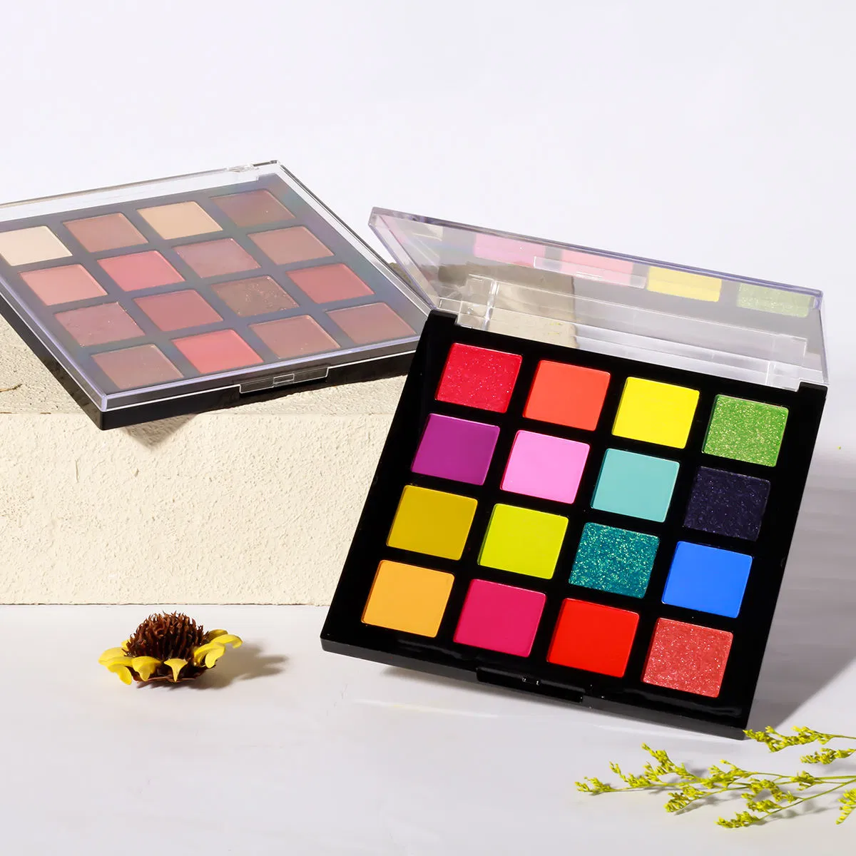 Customizable Portable Eyeshadow Palette with Popular Colors and High Pigment