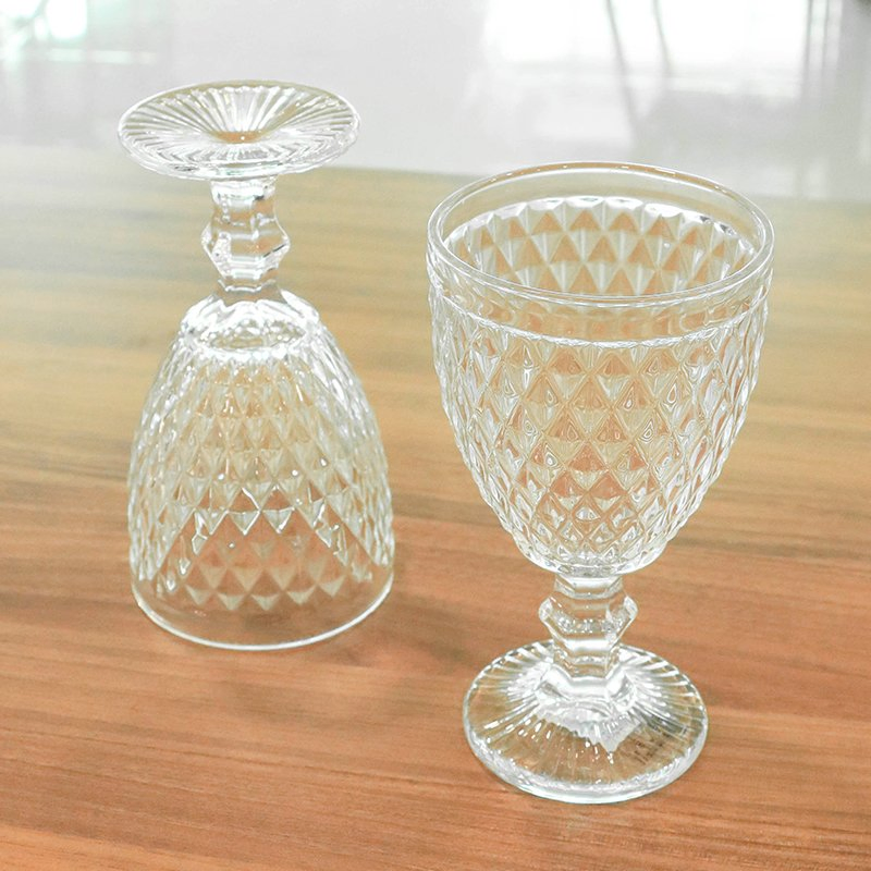 Elegant Clear Goblet Glasses for Stylish Dining Experiences