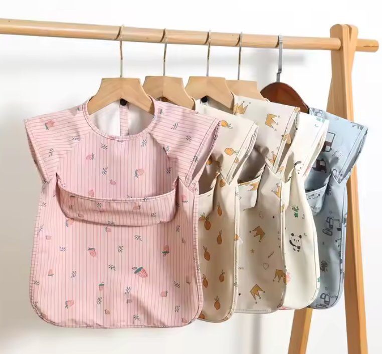Waterproof PU Feeding Smock with Button Closure Short Sleeve Child Apron with Pocket