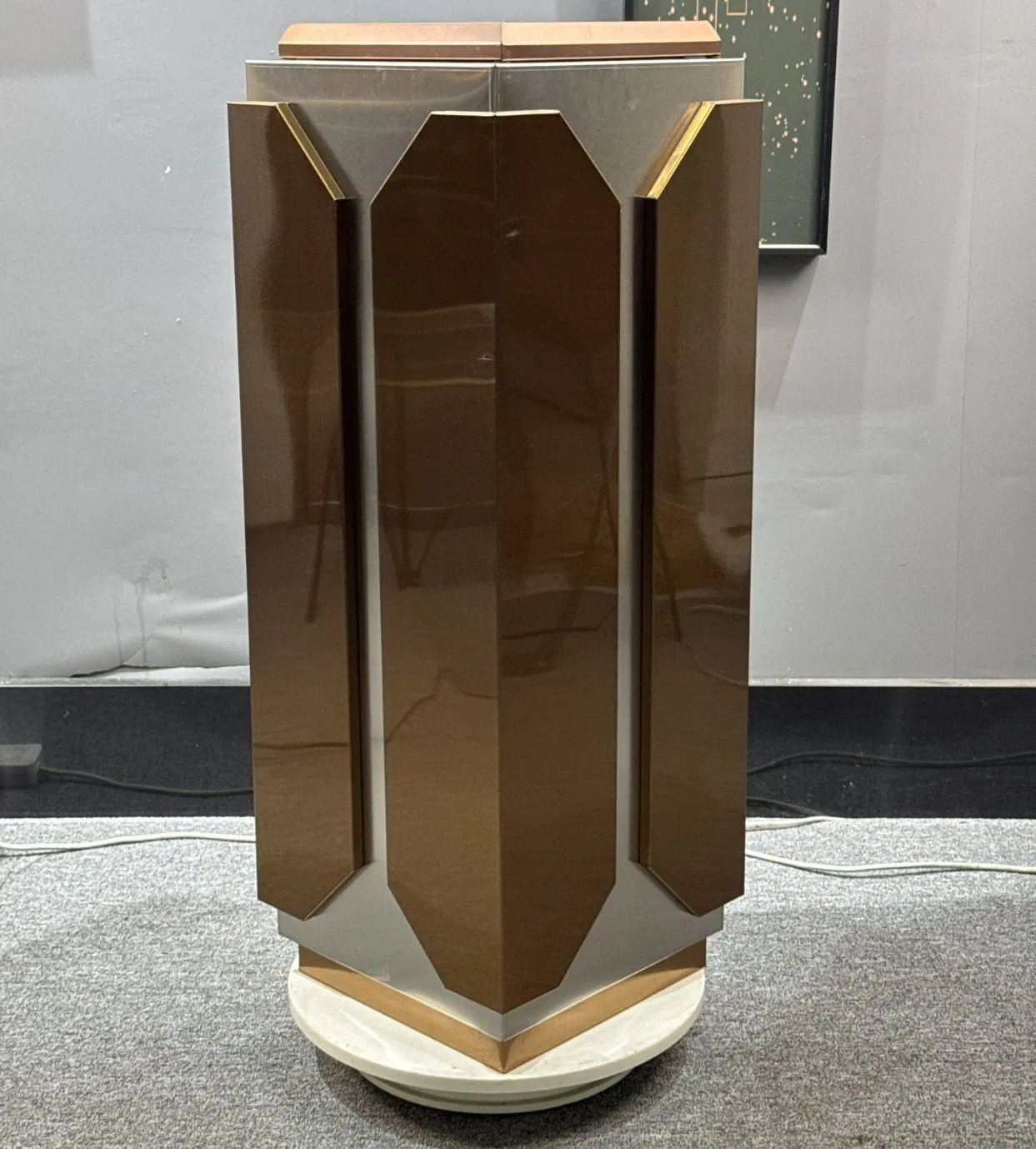 Luxury Custom Stainless Bin: Hotel Lobby, Mirror Finish (China)