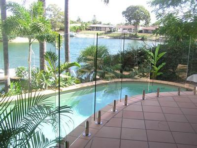 Balcony Tempered Laminated Sgp Glass Fencing with Q-Railing