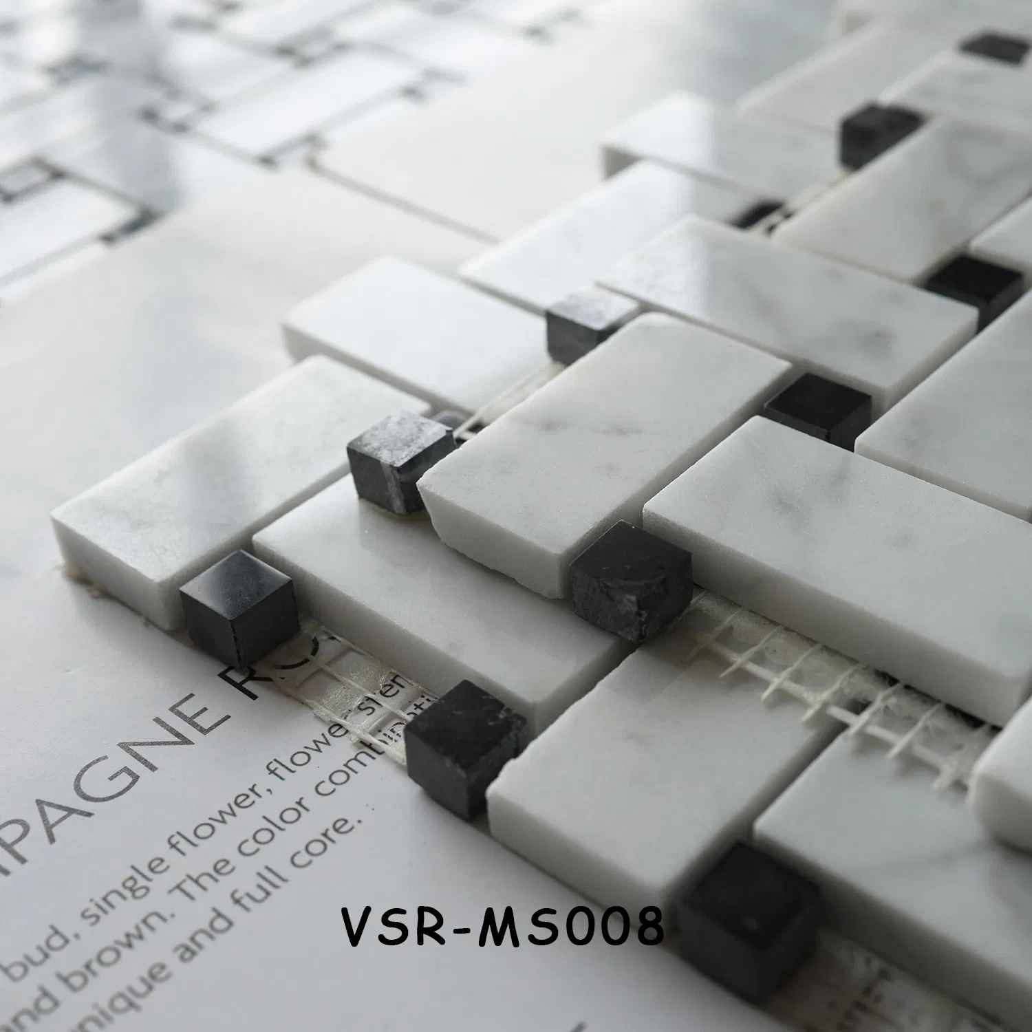 Мозаичная плитка из мрамора для пола и стен