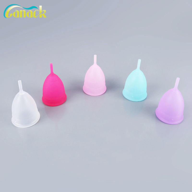 Women Use Medical Silicone Menstrual Cup