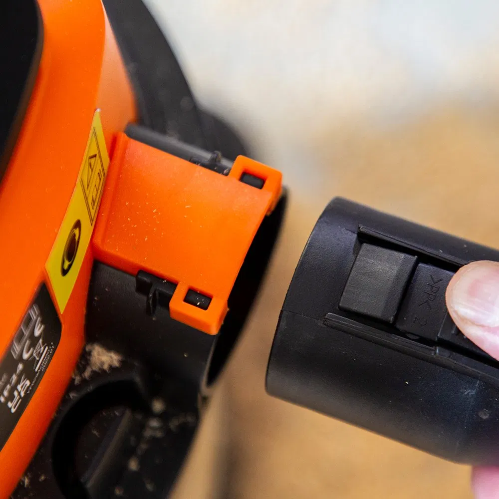 Yard Force 20V Wet / Dry Vacuum Cleaner with 20V 4.0ah Lithium-Ion Battery, 20 Litre Stainless Steel Container - Lw CVC1