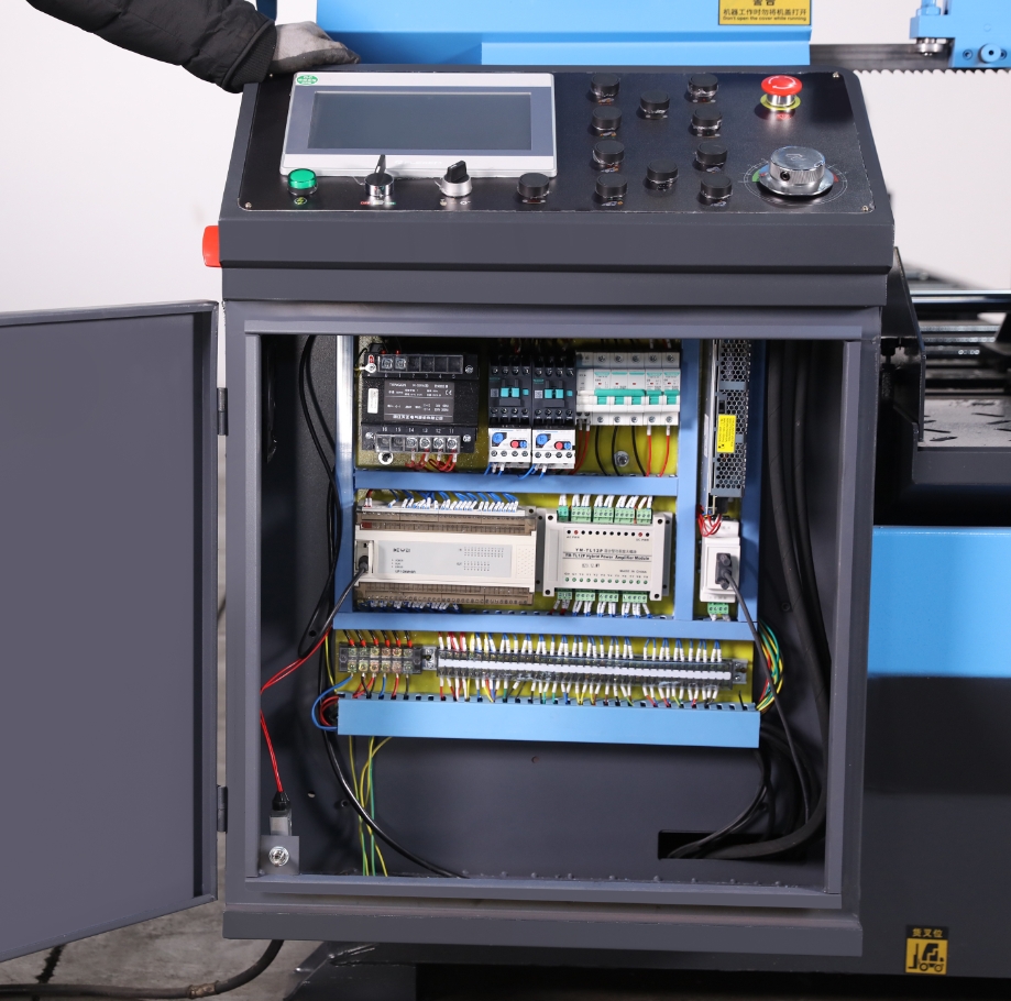 Ленточная пила по металлу автоматическая для прутков