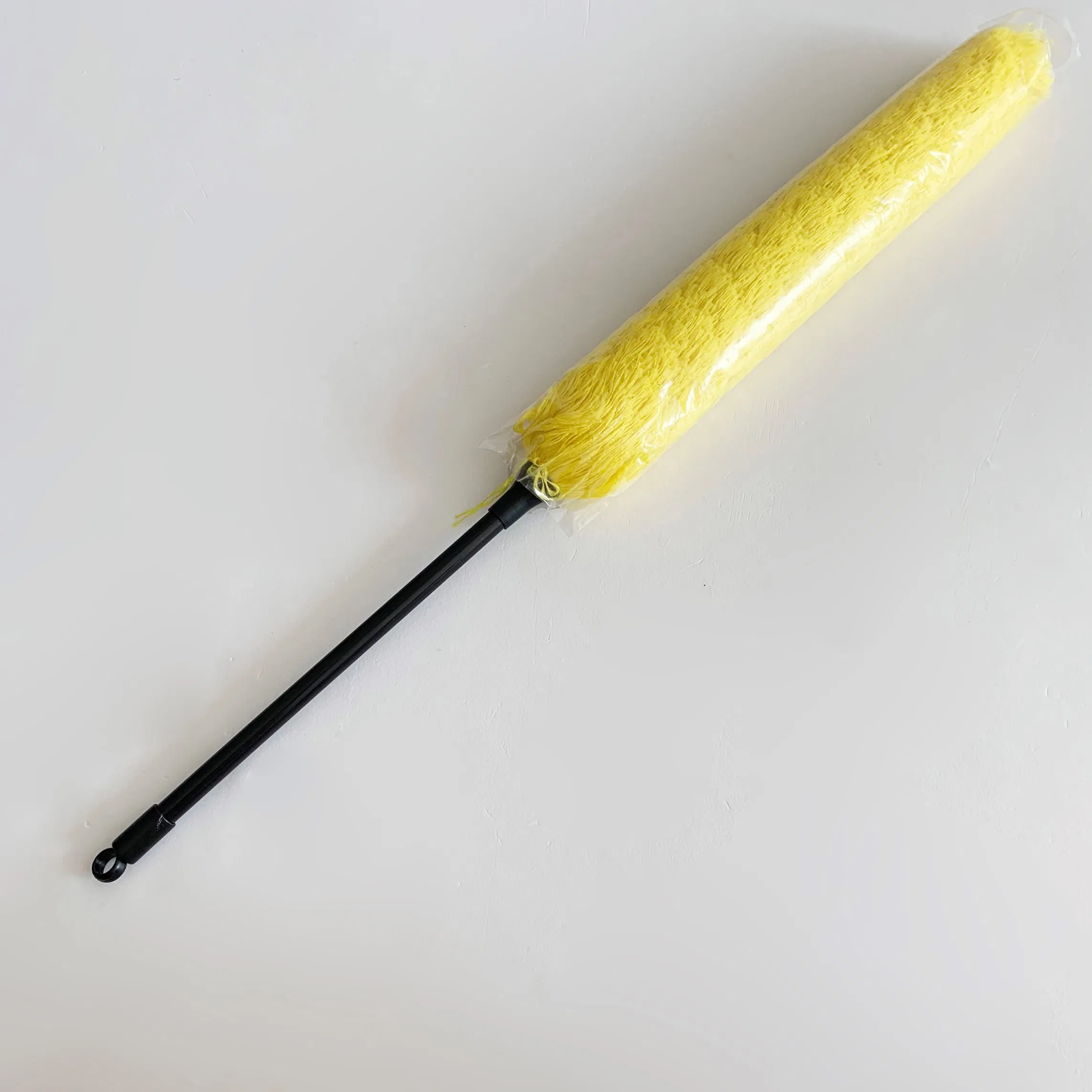 Wholesales Price Durable Flexible Soft Large Surface Static Fluffy Dusting Cleaner with PP Block Microfibre Duster Head and PVC Handle for Furniture Cleaning